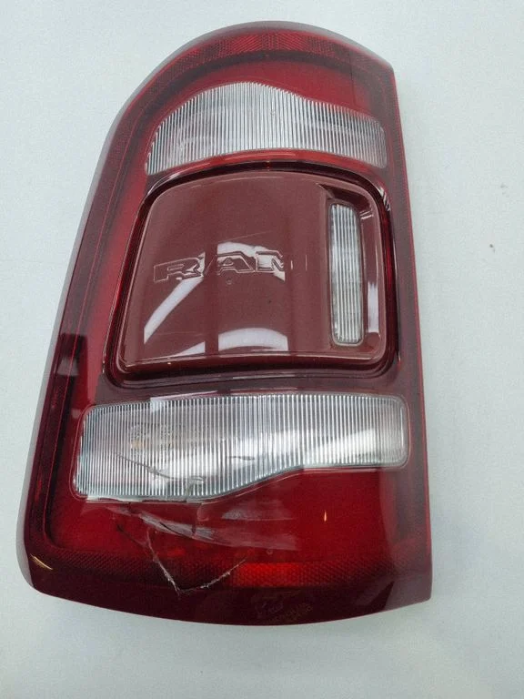 Rear/tail lights 68262531AH