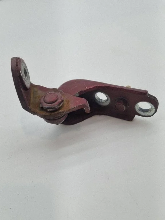 Front door upper hinge – Ford Mustang VI (2015-)