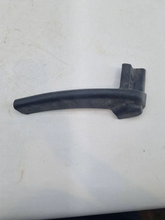 Fender end trim 05182363AB
