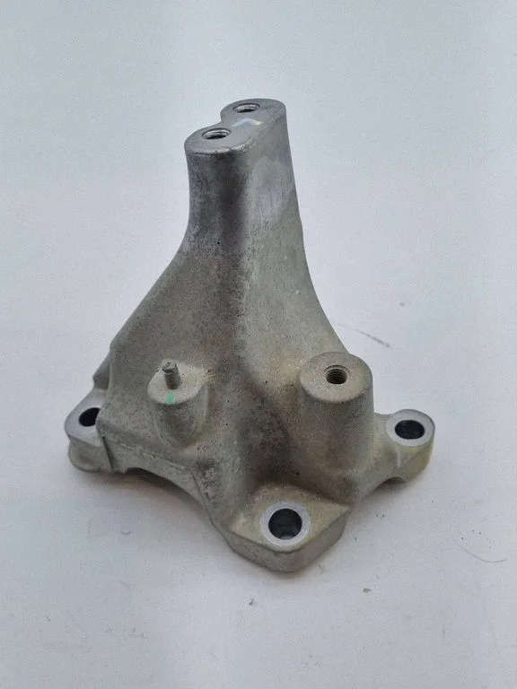 Mootori kinnituskronstein – Jeep Grand Cherokee WL (2021-)