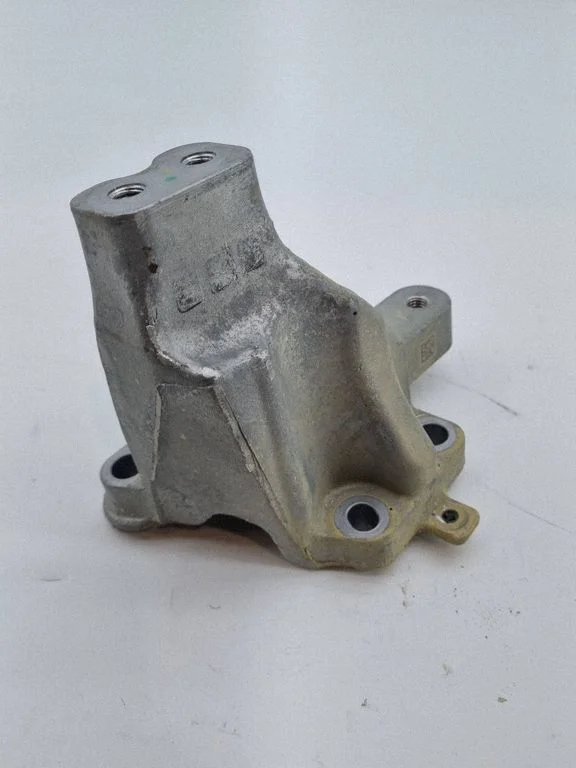 Mootori kinnituskronstein – Jeep Grand Cherokee WL (2021-)
