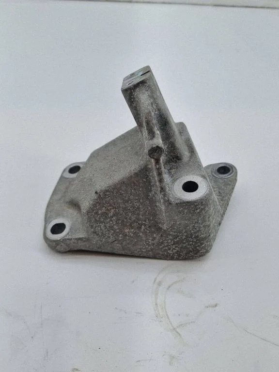 Engine mounting bracket 68252524AA