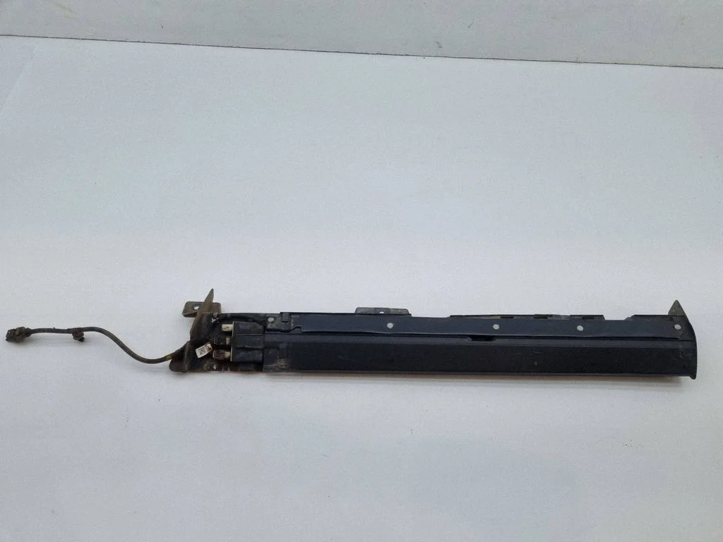 Sliding door sensor – Chrysler Pacifica (2017-)