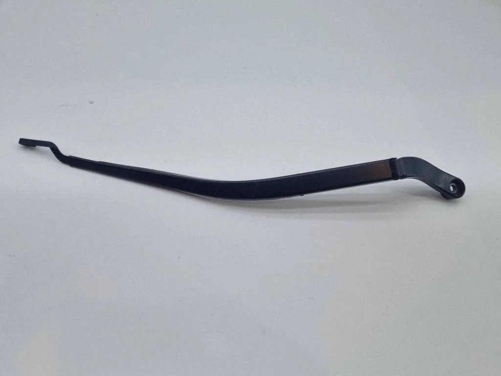 Front wiper blade arm – Chrysler Pacifica (2017-)