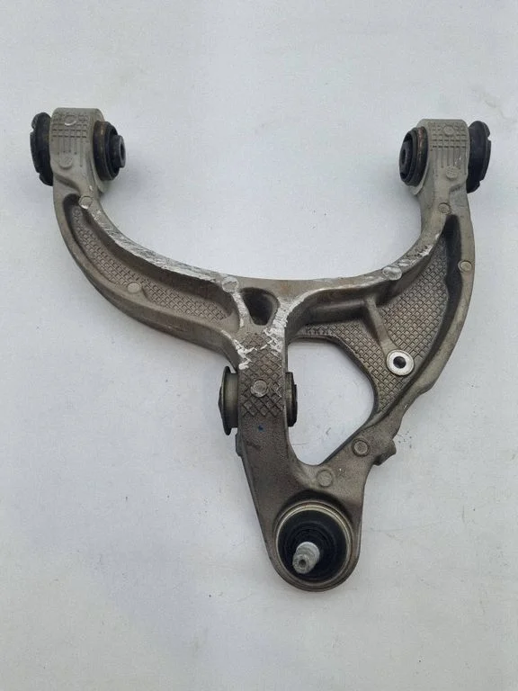Front lower control arm/wishbone 68261620