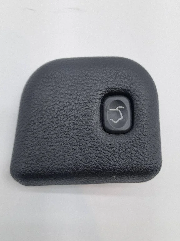 Bagažinės dangčio uždarymo jungtukas