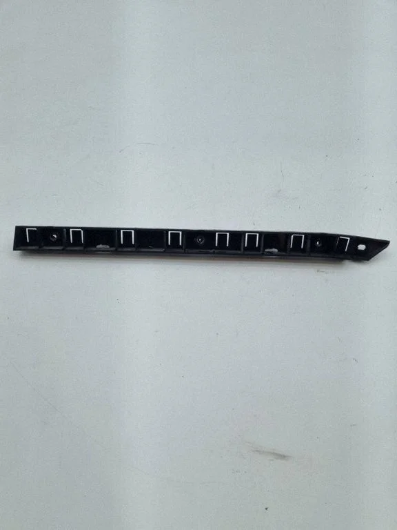Rear bumper mounting bracket 68229236AC