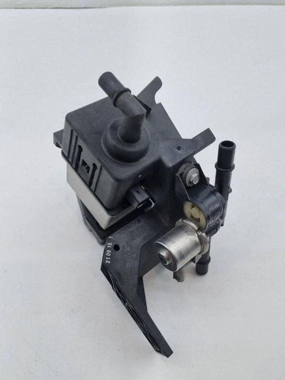 Active carbon filter fuel vapour canister 52030105AB