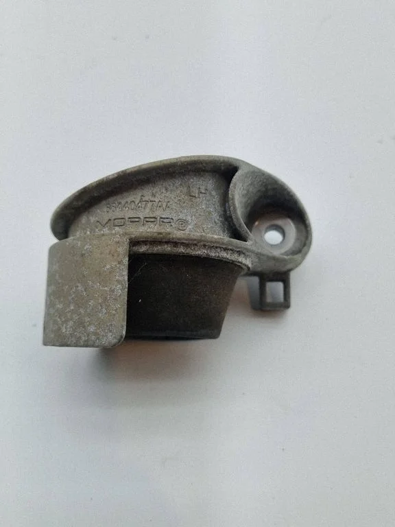 Muffler mount bracket/holder 68440477AA