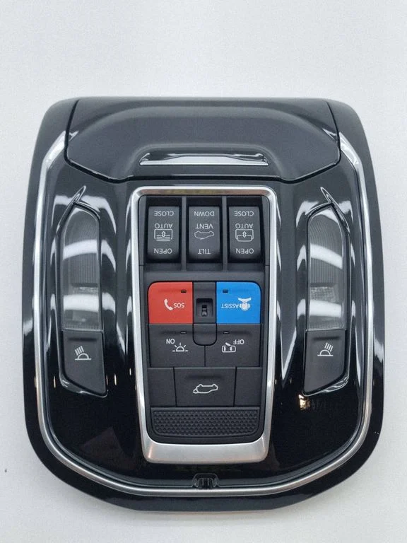 Lampka przednich siedzeń – Jeep Grand Cherokee (2010-2021)