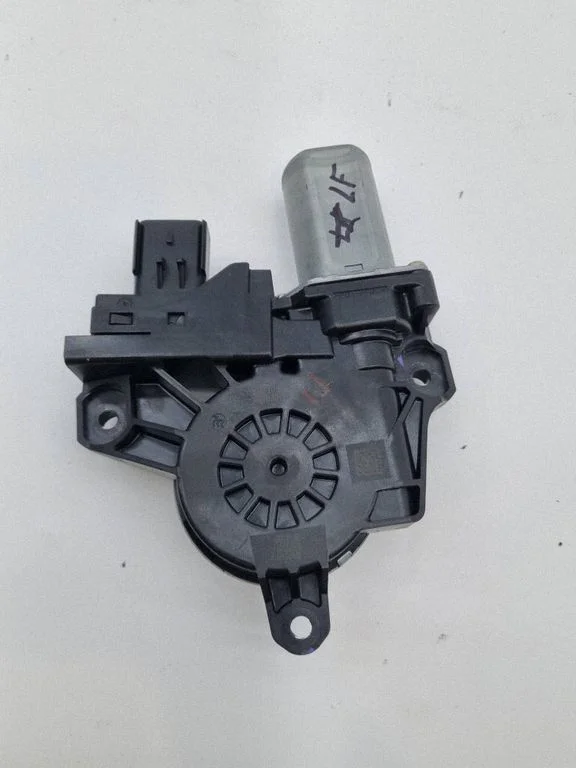 Priekšējā loga pacēlāja motoriņš C81030101