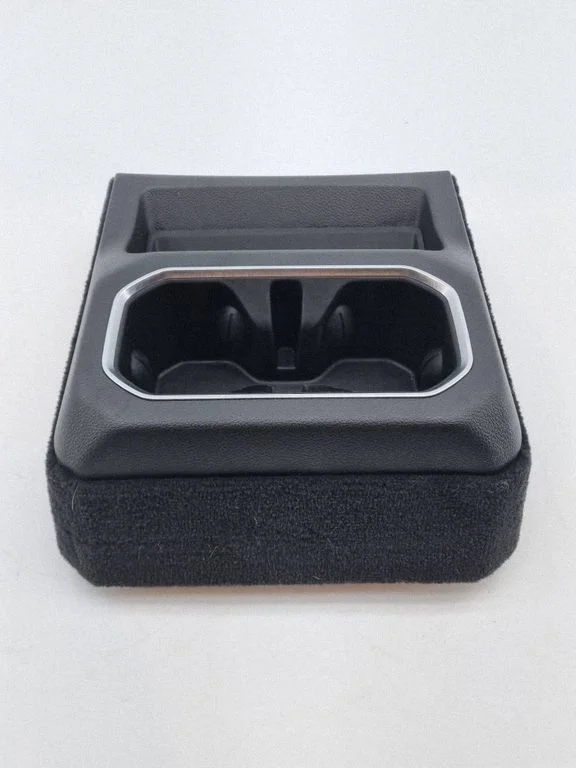 Topsihoidik (tagumine) – Jeep Grand Cherokee WL (2021-)