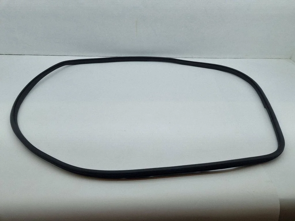 Front door rubber seal – right