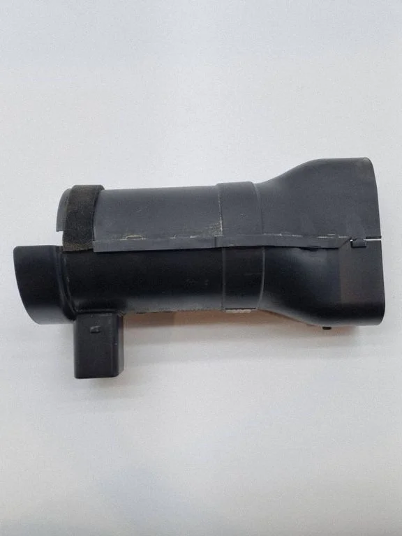 Air intake duct part 68425655AC