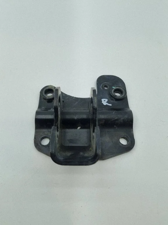 Engine mounting bracket 68526248AB