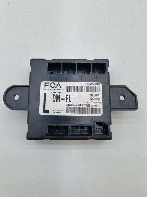 Door control unit/module 68203031AH