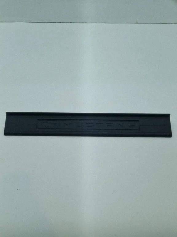 Priekinio slenksčio apdaila (vidinė)