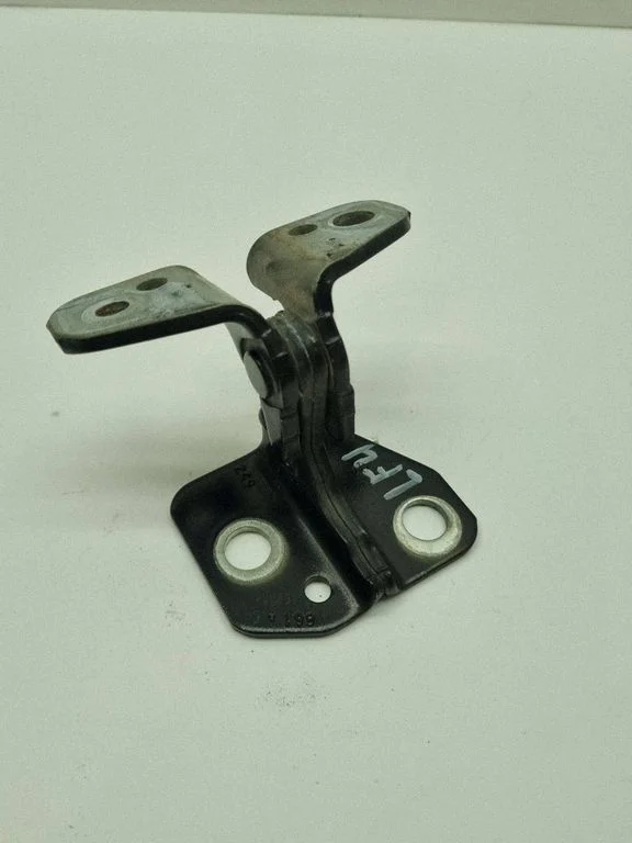 Esiukse ülemine hing 85574F