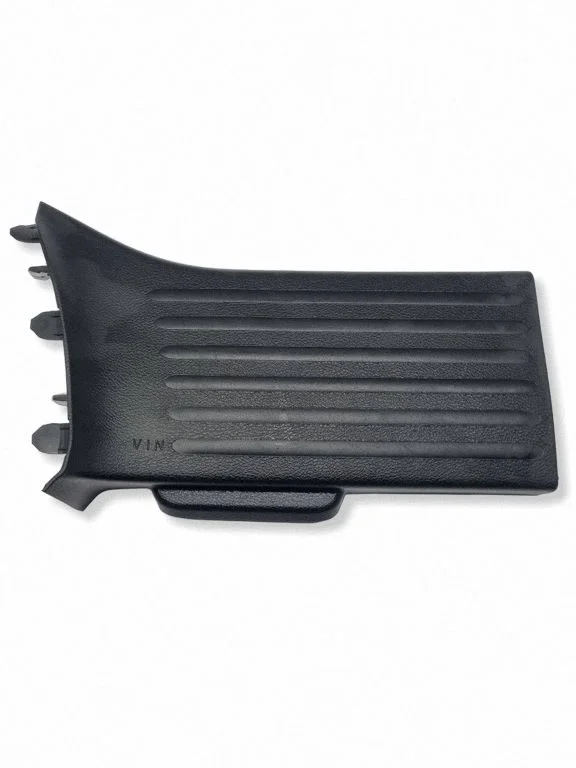 Rear sill trim cover – Chrysler Pacifica (2017-)