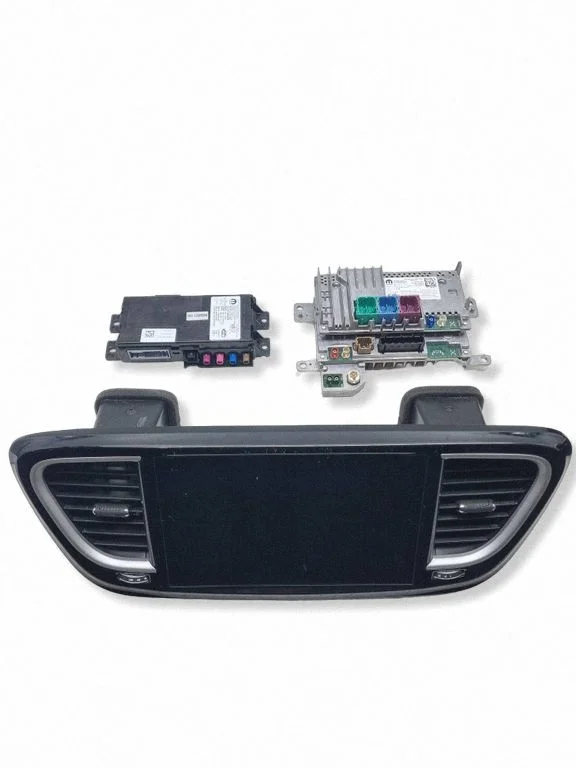 Screen/display/small screen – Chrysler Pacifica (2017-)