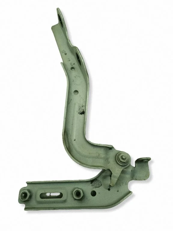 Engine bonnet/hood hinges NR078