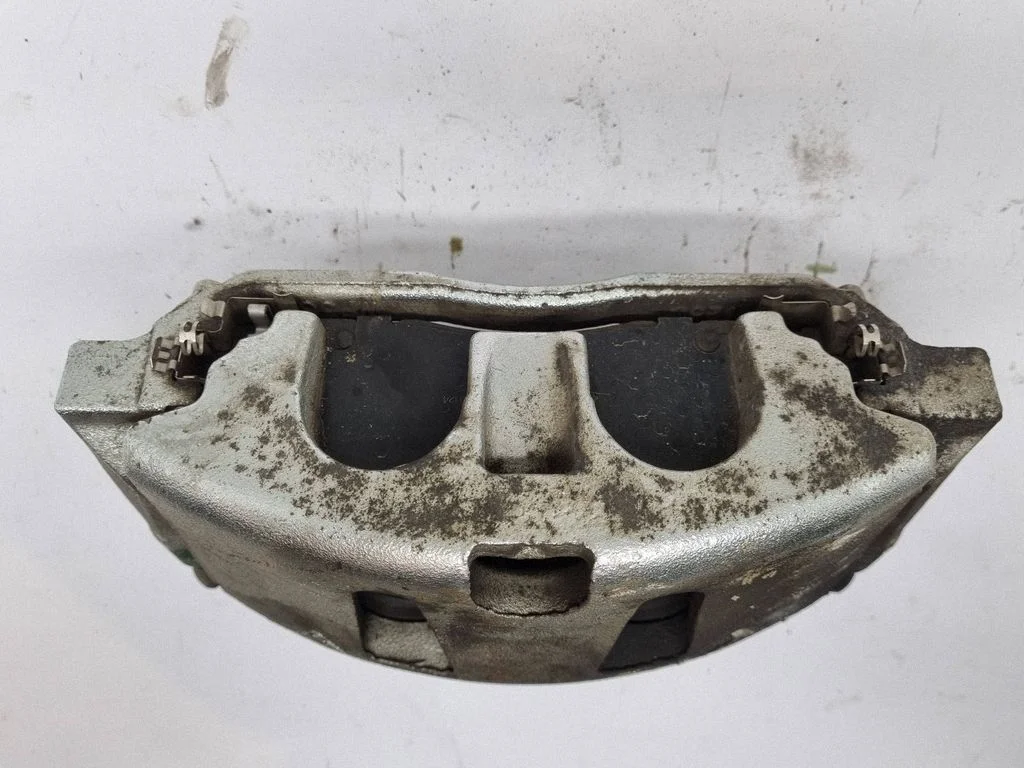Front brake caliper 143ABAA9TU