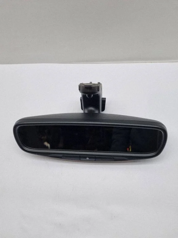 Rear view mirror (interior) E11048417