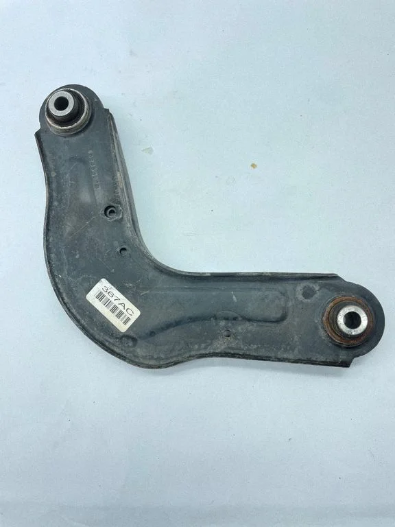 Rear control arm 68235367B