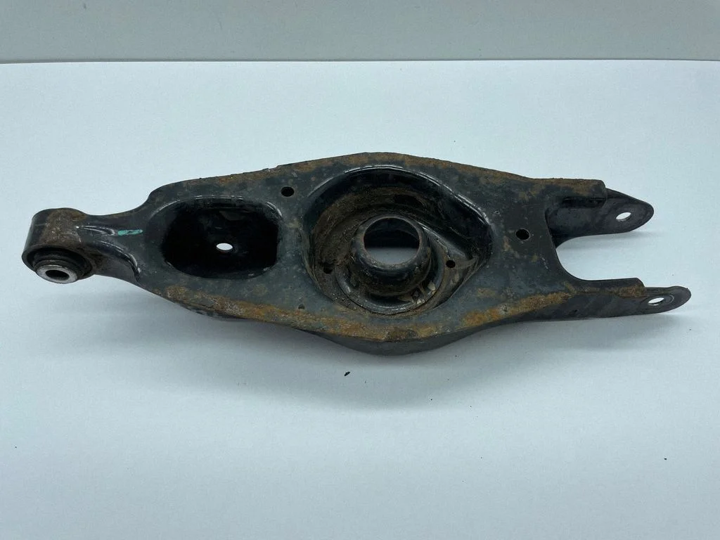 Tagumine ülemine õõtshoob
