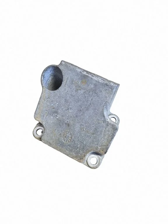 Engine mounting bracket 04726017AB