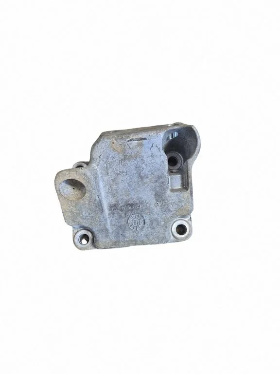 Engine mounting bracket 04726016AC