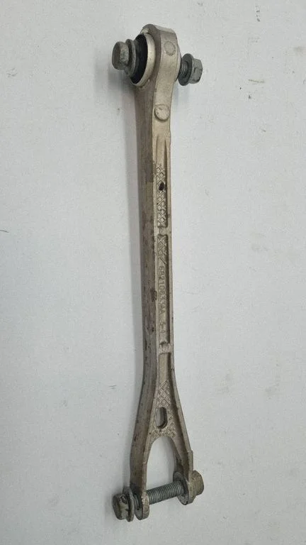 Rear control arm 68210633AA