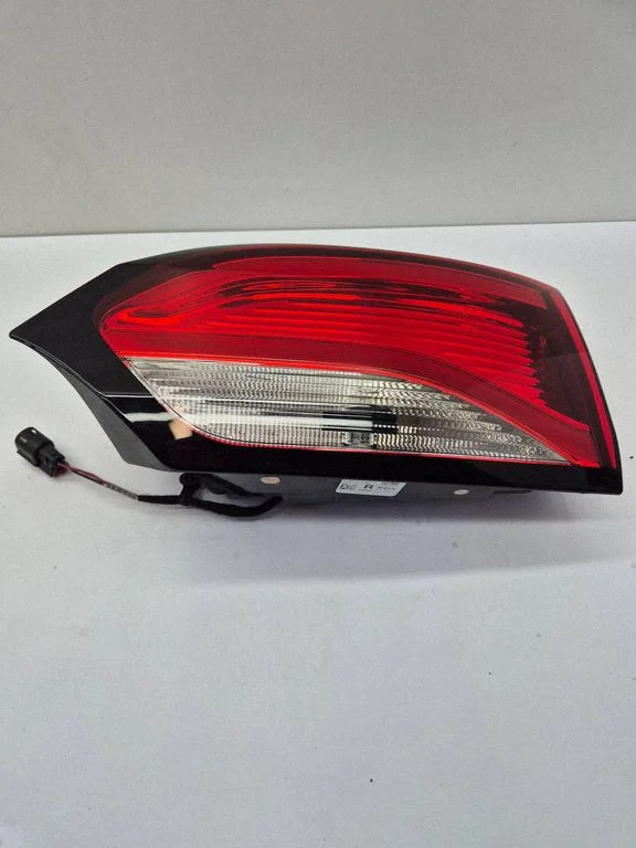 Tailgate rear/tail lights P68228940AF
