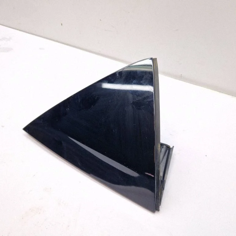 Tailgate trim – Chrysler Pacifica (2017-)