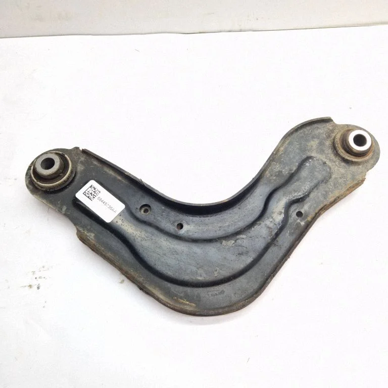Rear control arm – Chrysler Pacifica (2017-)