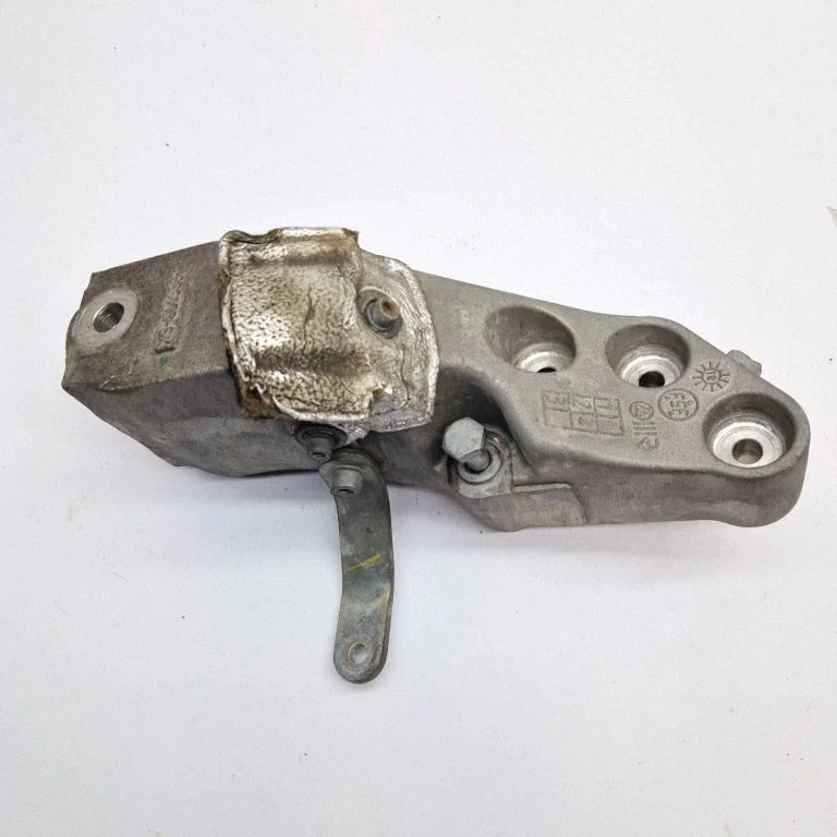 Engine mount bracket 2336973SX
