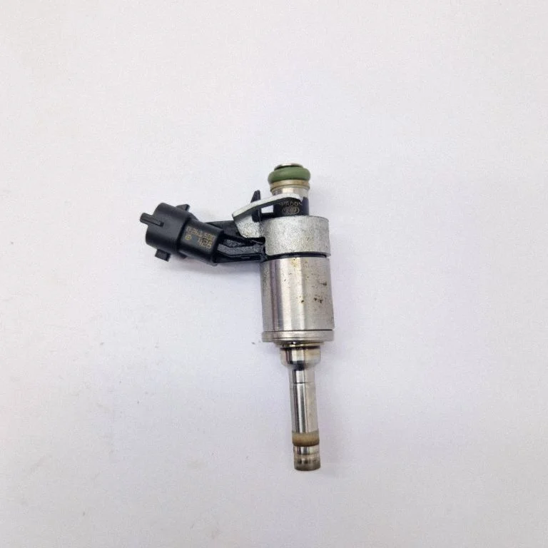 Fuel injector 0261500428