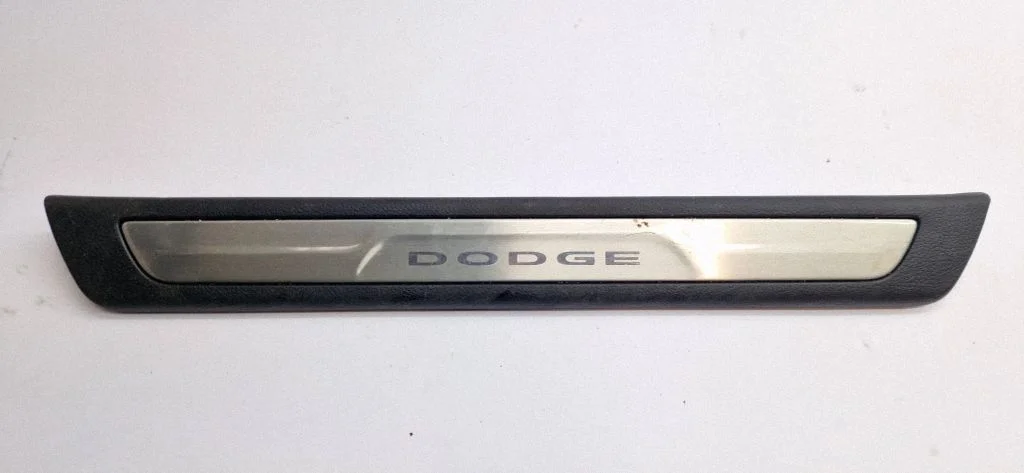 Listwa progowa przednia (wewnętrzna) – Dodge Durango III (2010-)
