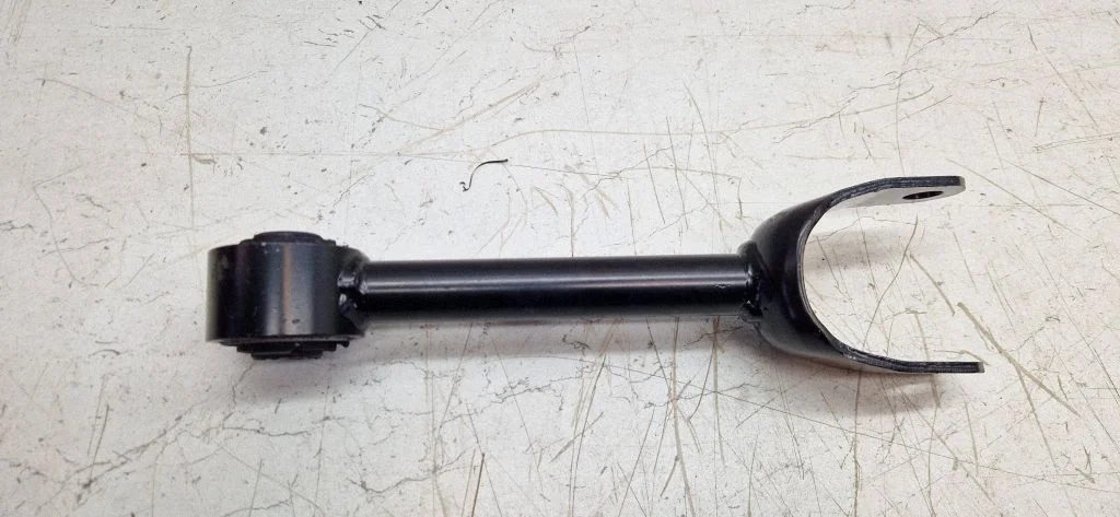 Rear control arm 104442300G