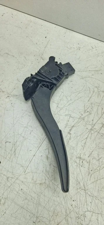 Accelerator throttle pedal 04581677AB