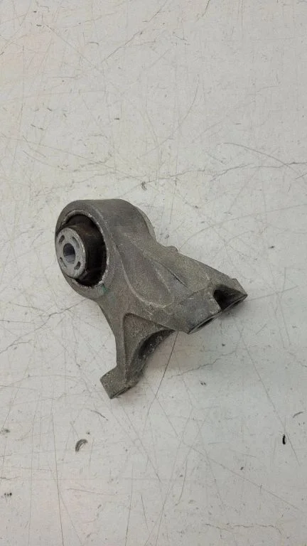 Engine mount bracket 11451