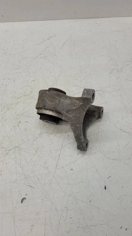 Engine mount bracket 11451