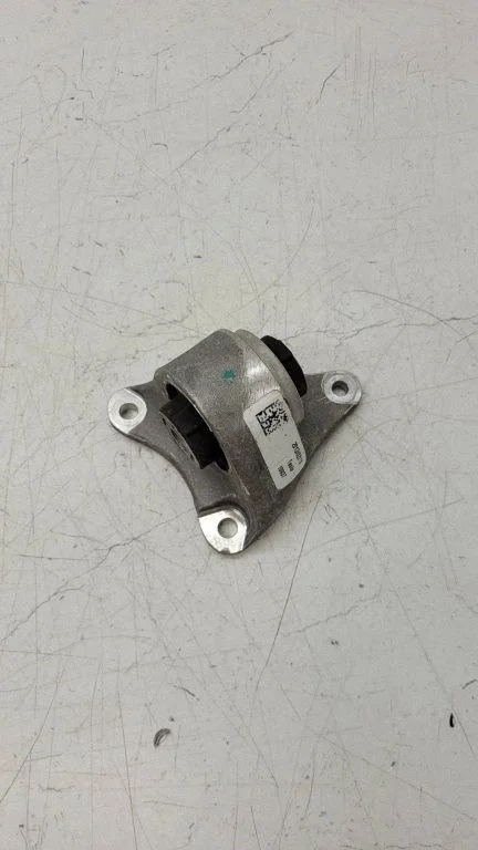 Engine mount bracket 10937