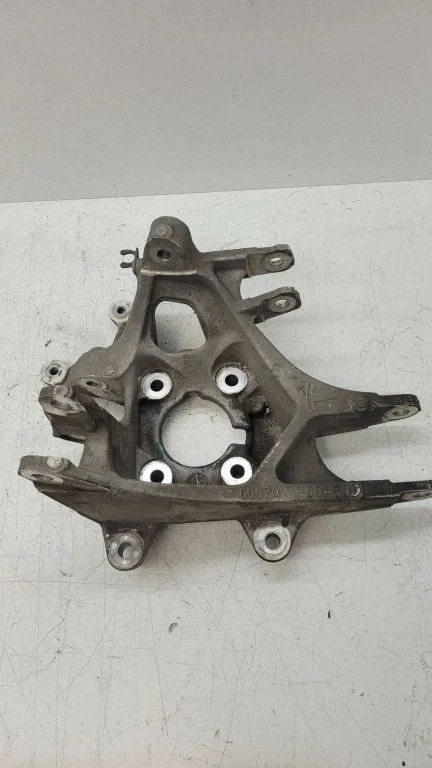 Rear wheel hub – Tesla Model S (2012-)
