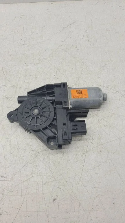 Priekšējā loga pacēlāja motoriņš WR12743