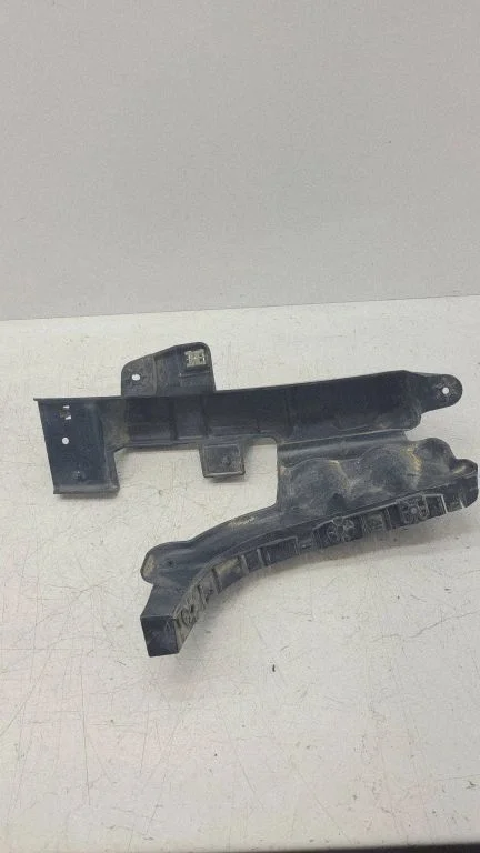 Rear bumper mounting bracket 68229239AD