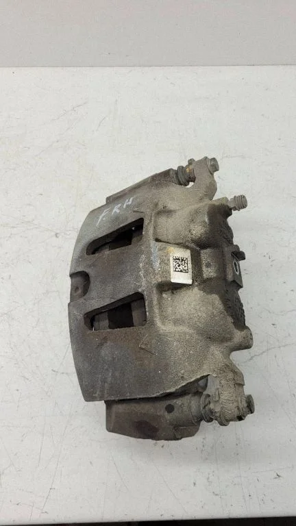 Front brake caliper 17988801