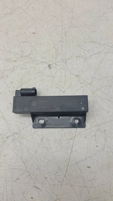 Aerial antenna amplifier 68068148AA