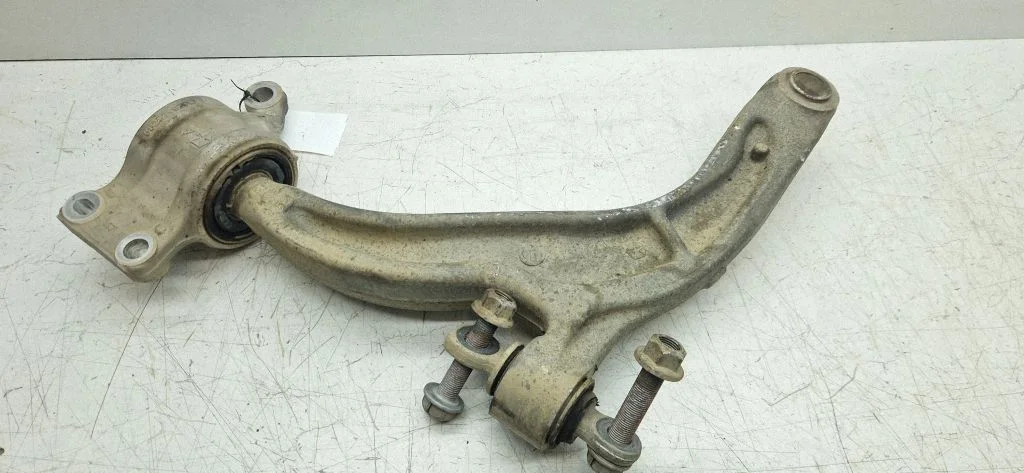 Front lower control arm/wishbone 68232192AD