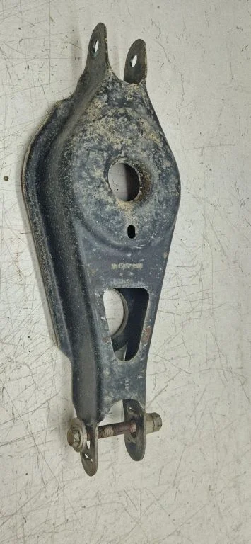 Tagumine õõtshoob 68218021AA